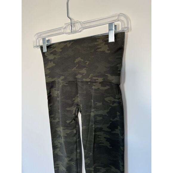 SPANX Womens Leggings Size M Cropped Look at Me Now Seamless Green Camo Slimming - Picture 6 of 11